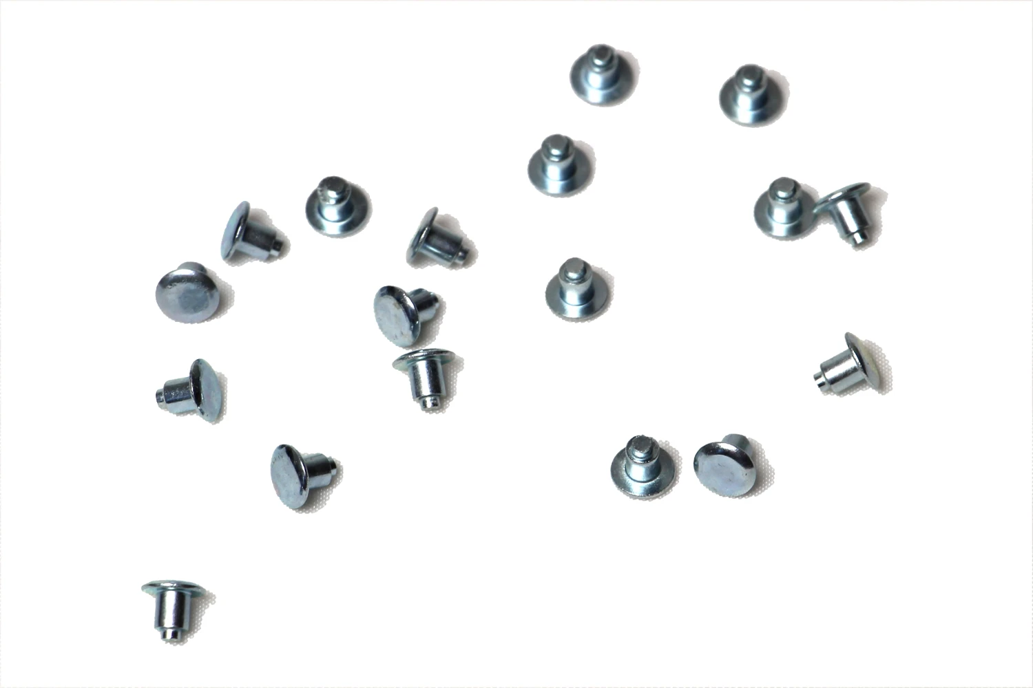 Schwalbe Set 50 Stahl-Ersatzspikes Und Einsetzwerkzeug